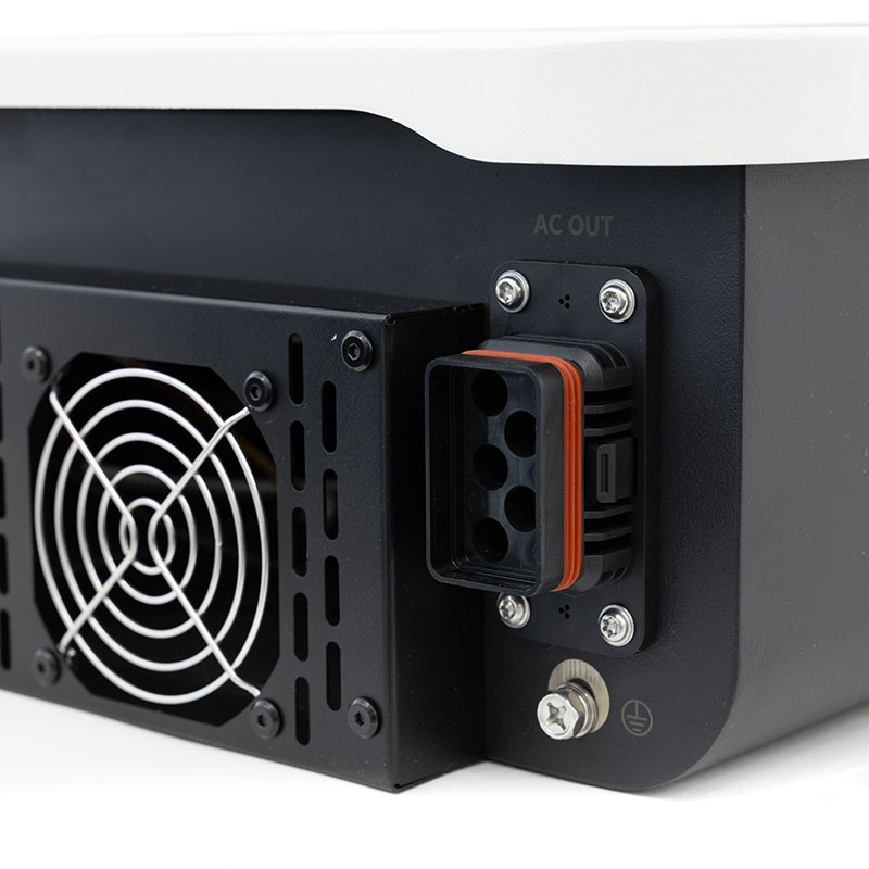 Compact Three-Phase 220V Grid-Tied Solar Inverter for Medium-Capacity PV Systems